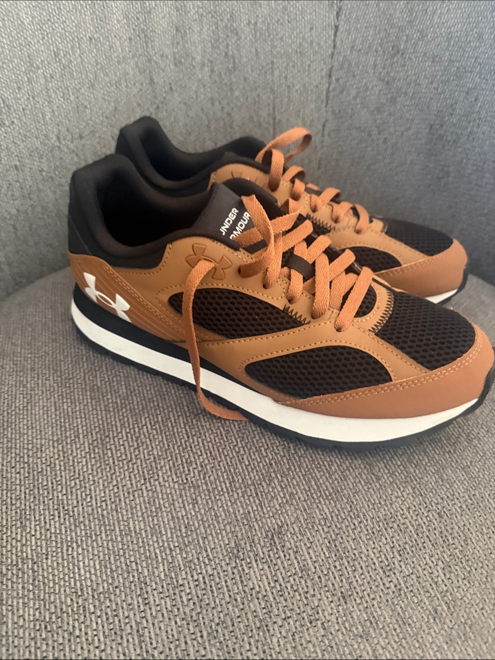 Under Armour Men’s Brown and Black Running Sneakers size 9.5